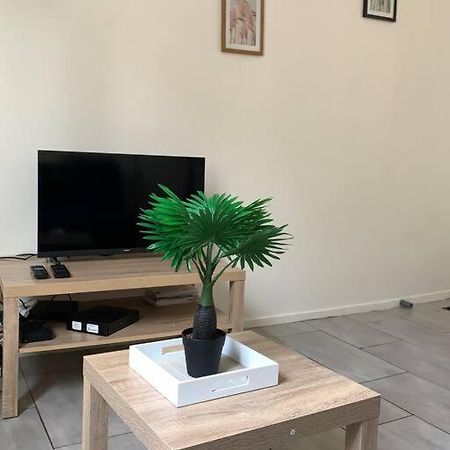 Jolie Studio En Centre Ville Chateauroux Bagian luar foto