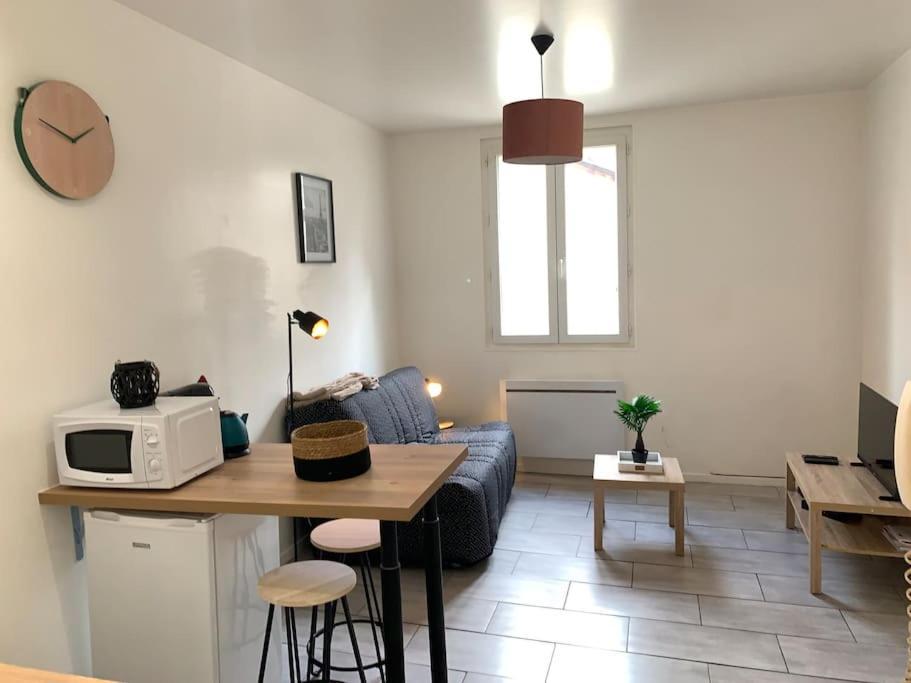Jolie Studio En Centre Ville Chateauroux Bagian luar foto